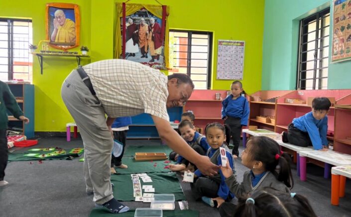 ཤེས་ཡོན་ལྷན་ཚོགས་ཀྱི་ཚོགས་མི་རྒྱ་གར་ལྷོ་ཁུལ་གྱི་སློབ་གྲྭ་ཁག་ལ་གཟིགས་སྐོར་ལེགས་གྲུབ་བྱུང་བ།